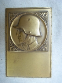 German plaque not used, soldier with helmet.Duitse plaquette, nooit gebruikt. brons soldaat met helm Model 1916.