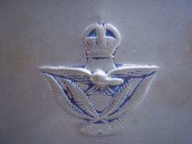 Brass ashtray with RAF badge. Koperen asbak met daarin gedrukt het embleem van de RAF, bijzonder item.