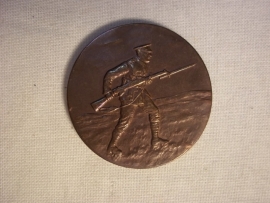 British badge 1934 with soldier. Engelse penning met Engelse soldaat uit 1934.