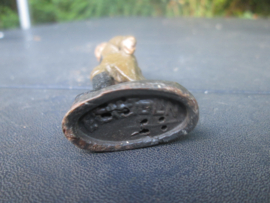 ELASTOLIN Belgium soldier marching. Belgische soldaat marcherend.