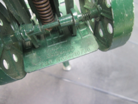 BRITAINS metalen speelgoed kanon goede staat met mechaniek.