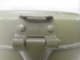 German messtin, equal numbers original colour. Duitse messtin kochgeschirr, gelijke makers nog mooi op kleur. HRE 42.