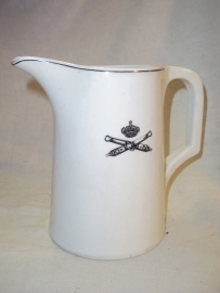 Dutch milkcan with artillery badge. Nederlandse melkkannetje met artillerie embleem