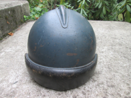French motorised helmet J´eanne d`Arc pattern 1945 made in 1950. Franse gemotoriseerde helm model 1945, gemarkeerd 1950, zeer goede staat.