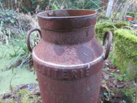 Belgische melkbus uit BASTOGNE/  LAITERIE. metalen uitvoering vooroorlogs leuk voor een Ardennenoffensief diorama.