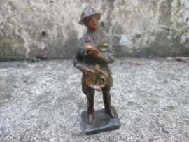 DURSO Belgium officer with map, Belgische officier met landkaart.
