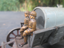 Tin toy Belgium soldiers. Blikken speelgoed, vooroorlogs klein model Belgische soldaten met paard en wagen Made in Germany bijzonder stuk.