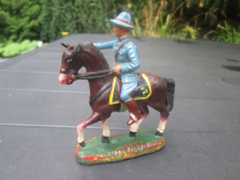 DURSO Royal Canadain Mounted Police in blue uniform on horse. Canadese politie te paard moutain police