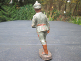 ELASTOLIN  10 cm.German wounded soldier. Gewonde Duitse soldaat met pickelhaube