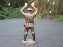 ELASTOLIN Russian soldier captured. Russische soldaat met handen omhoog 10 cm. WO1