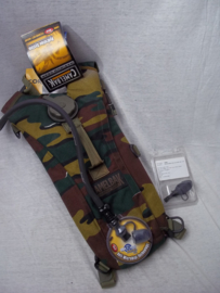 ABBL Camelbak gebruikt door Commando's en elite eenheden met extra drinktuit NAVO verstrekt Belgische camouflage