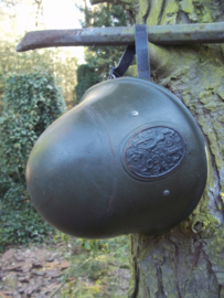 Dutch helmet M-27 with CM stamp 1934 in the leather behind. Nederlandse M-27 helm, met CM stempel in de rand  perfecte staat.