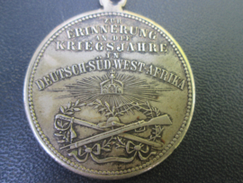 German remembrance colonial medal Duitse koloniale medaille Zur erinnerung an der Kriegsjahre in Deutsch-Sud-West-Afrika. de zilveren uitvoering TOP zeldzaam stuk.