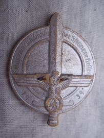 German tinnie, rally badge, Duitse tinnie KARTON. Gruppenwettkampfe der SA Gruppe Hessen. 1939