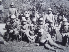 WW 1 photograph of a group of Italian or Russian soldiers. full equipment