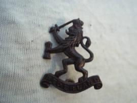 Dutch cap badge WW2. Nederlands pet embleem Prinses Irene Brigade met oogjes gebronsd.