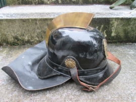 Dutch officers leather fire department helmet. Nederlands leren brandweerhelm, met officiersembleem, zeer nette staat jaren 40/50.