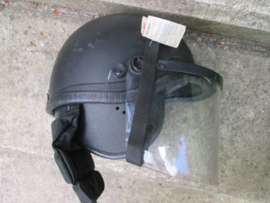 US Police RIOD helmet in mint condition. Amerikaanse politie helm Mobiele Eenheid oproerpolitie in nieuw staat, bijzonder model