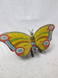 Tin toy butterfly. Blikken speelgoed vlinder, welke de vleugels beweegt als hij beweegt.