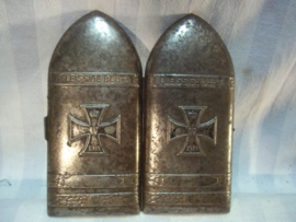 German cigarette case in the shape of the famous Bertha shell. Duits sigaretten etui in de vorm van de kogel uit de Dikke Bertha, Fleissige bertha