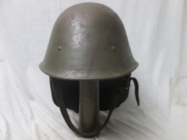 Dutch helmet used in the colonies. KNIL  Koninklijk Nederlands Indisch Leger. helm, maker MILSCO 1941 voor de inlandse soldaten, zonder leeuwembleem. nette staat helm welke nooit is overgeverfd, zoals bij vele wel gebeurde.