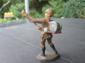 ELASTOLIN Belgium soldier. Belgische soldaat met verbindingshaak om lijnen te plaatsen bijzonder stuk goede staat.