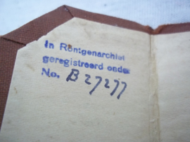 Engels  Soldiers Service pay book, voor een Nederlandse soldaat die zich in 1945 in Eindhoven heeft aangemeld.