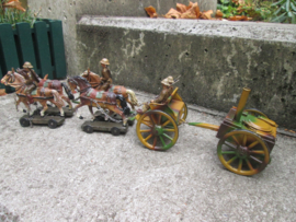 Tippco Kitchen with horses Belgium army. Veldkeuken van het Belgische leger getrokken door paarden, zeer goede staat bij de veldkeuken kunnen deurtjes open leuke set.