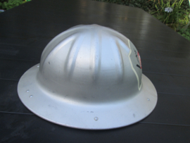 American safety helmet Lone Rock Logging TITAN. Amerikaanse veiligheidshelm typisch model dat in Amerika gedragen word, helm is van aluminium, decoratief stuk.