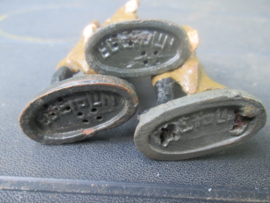 ELASTOLIN 3 marching Belgium soldiers. 3 marcherende Belgische soldaten