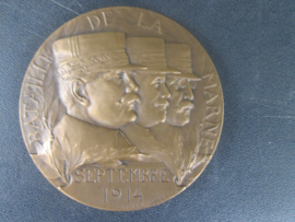 French Bataille de la marne medal. Franse penning 7 cm. brons met maker imposante penning.