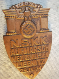 German tinnie Aufmarsch Niederschlesien LIEGNITZ, 29-4 1934. Duitse Tinnie van de N.S.K.K. zeer apart.