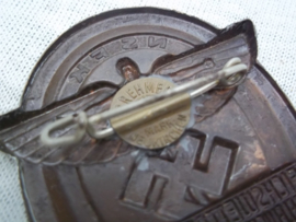 German tinnie, rally badge. duitse tinnie NSFK - Reichswettbewerb für Segelflugmodelle Wasserkuppe. 26-29/ 5/ 1939 - N.S. Fliegerkorps. met hersteller, zeldzaam.