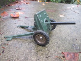 Tin gun. Blikken kanon simpele uitvoering Duits model.