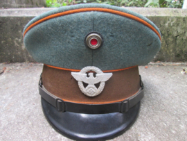 German police cap. Duitse politie pet Gendarmerie Ludwig Vogel Karlsruhe gestempeld PO 1941 gebruikte staat.