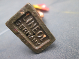 LINEOL Belgium soldier with flag smaler size. Belgische soldaat met vlag kleiner model.