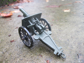 Metal gun, metalen kanon.