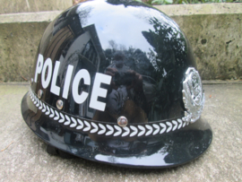 Helmet of the Chinese police. Helm van de Chinese politie. 2 talig. oproerpolitie. zeldzaam stuk moeilijk te vinden.