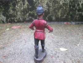 ELASTOLIN 10 cm. British soldier with drums and spike helmet. Engelse soldaat met trommel en punthelm. antiek speelgoed