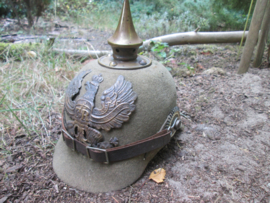 GERESERVEERD German ersatz spike helmet. Duitse PRUISISCHE vilten pickelhaube Ersatz. met zelfs vilt bij de verstevigings ophanghaken bij de cocarde metalen embleem leuke ersatz pickelhaube welke nu moeilijk te vinden zijn.