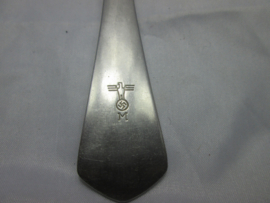 German naval fork, nicely marked. Duitse vork van de KRIEGSMARINE, met adelaar en M.