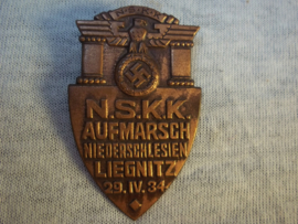 German tinnie Aufmarsch Niederschlesien LIEGNITZ, 29-4 1934. Duitse Tinnie van de N.S.K.K. zeer apart.