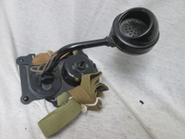 US- Army breast microphone, nice condition. Amerikaanse borst microfoon, compleet met draagstel.