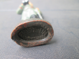 ELASTOLIN German officer with binocular. Duitse officier met verrekijker.