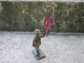 DURSO British soldier with flag, Engelse soldaat met vlag oud model, zeer nette staat. leuk item