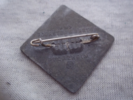 German tinnie, rally badge, Duitse tinnie, Hitler- Jugend. Bann untergau sportfest 1941 Rastatt  21/ 22- 6 . Massief embleem mooi gemarkeerd Pforzheim, RzM gemarkeerd. zeldzaam rare, tinnies in de oorlogstijd zijn moeilijk.