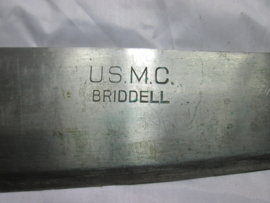USMC machete, with leather scabbard, made by BOYT in 1944. USMC- United States Marine Corps kapmes in zeer goede staat maker BRIDDELL.