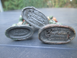 ELASTOLIN 3 Ita+ian soldiers. drie Italiaanse soldaten typische kraagemblemen en helm. goede staat