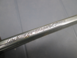 French officers naval sword with marks. Frans marine sabel met op het lemmet 2 keurmerken en op de rand de nam van de maker, zeer nette staat.