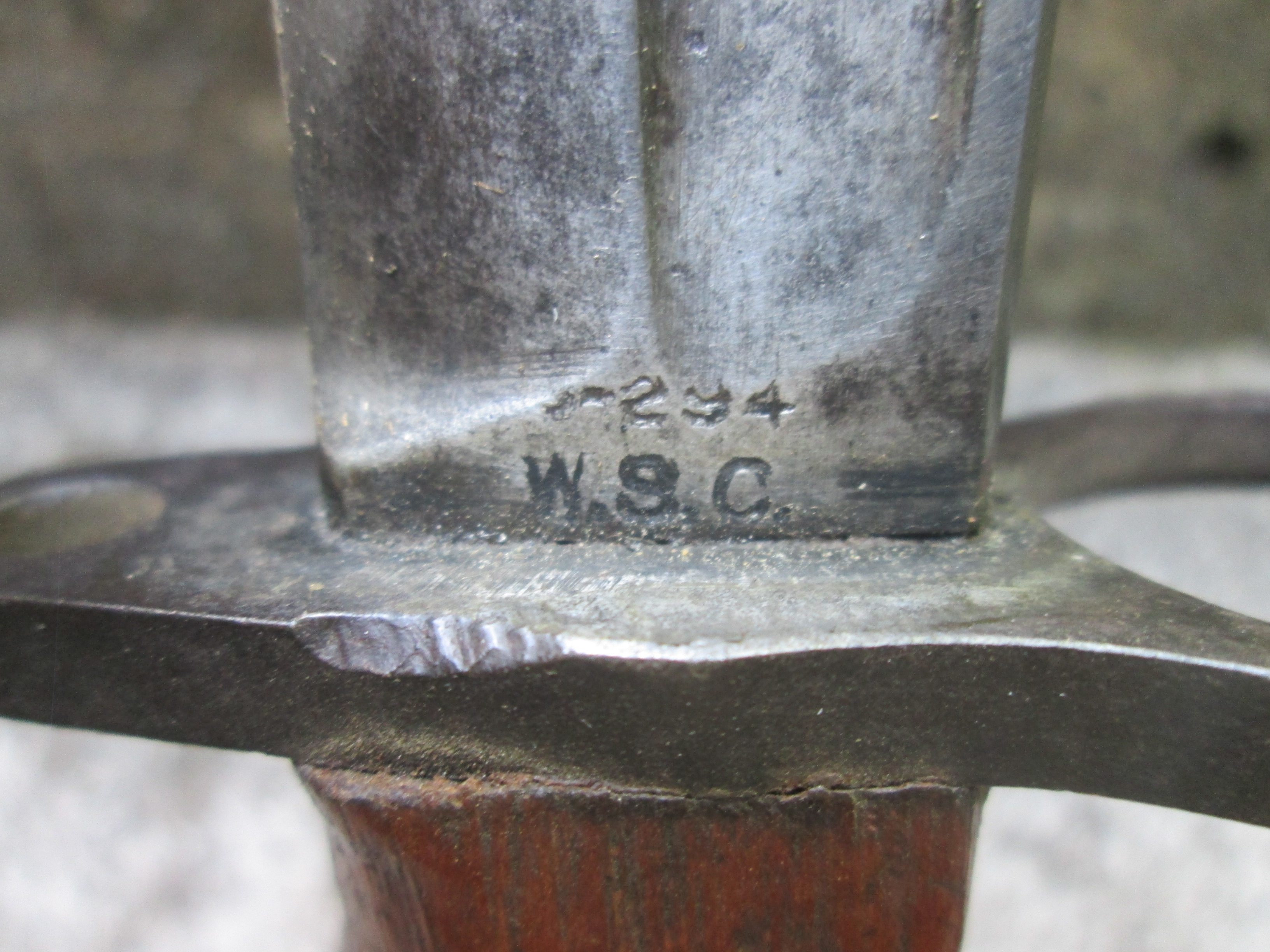 British Jungle karabine bayonet Wilkenson late war 1944. Engelse jungle karabijn bajonet met schede. Wilkenson, 1944 zeer nette staat bijna mint.